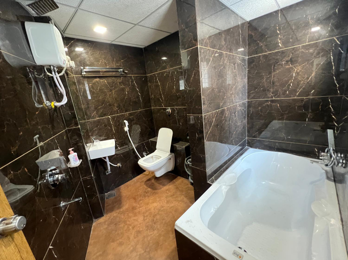 Bathroom 2, Hotel secure inn kadodara road, Surat