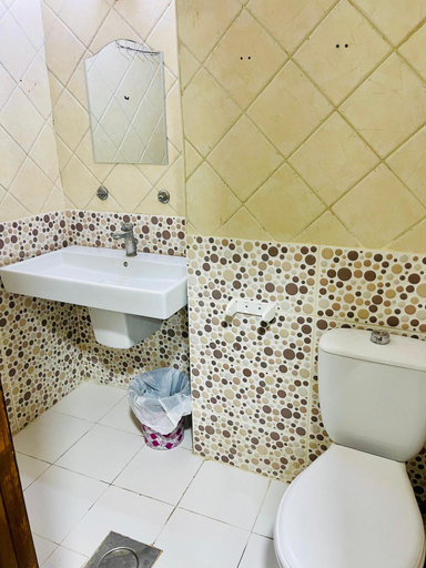 Bathroom 5, Al safa, Wadi Essier