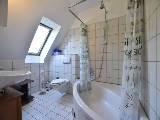 Bathroom 3, Lake Retreat in Kossau, Plön
