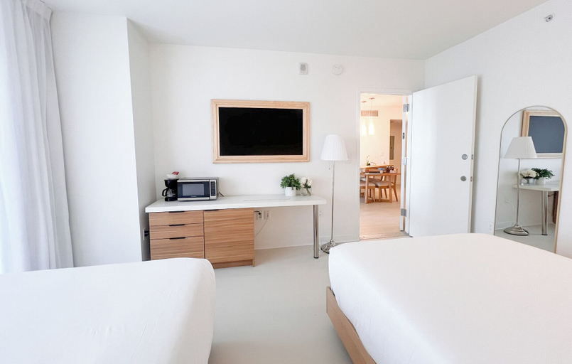 Room 4, Luxury Ocean Views Apt 1208, Broward