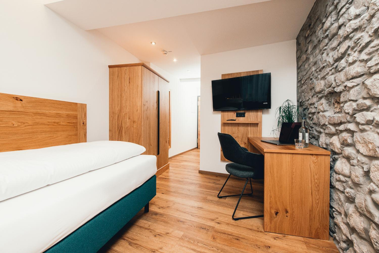 Bedroom 2, Hotel Drei Konig, Oberallgäu