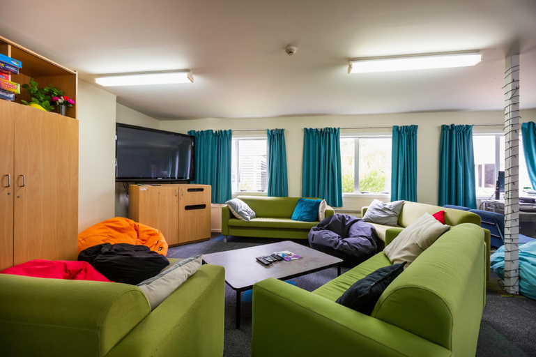 Others 4, Akoranga student village, Waitakere