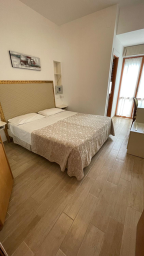 Bedroom 2, Park Hotel Castello, Savona