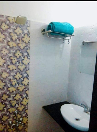 Bathroom 4, Hotel Chatako, Ahmadabad