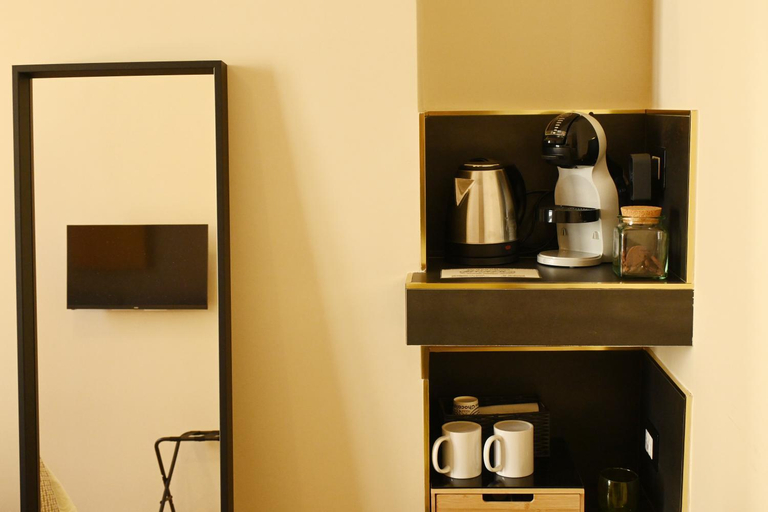 Others 5, Ta-49 bed e breakfast, Napoli