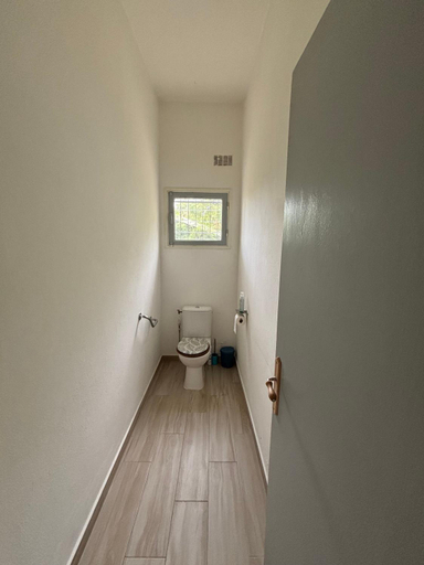 Bathroom 3, Chambre calme 7 min aeroport Parking prive Arrivee autonome, Saint-Denis