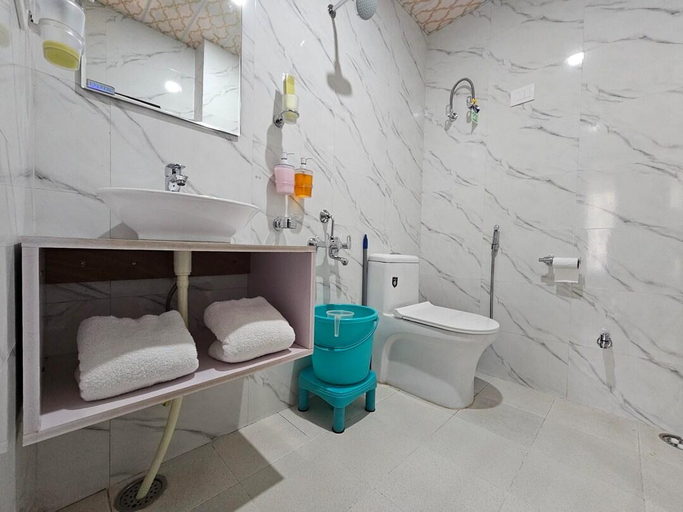 Bathroom 2, THE TULIP BIR, Kangra