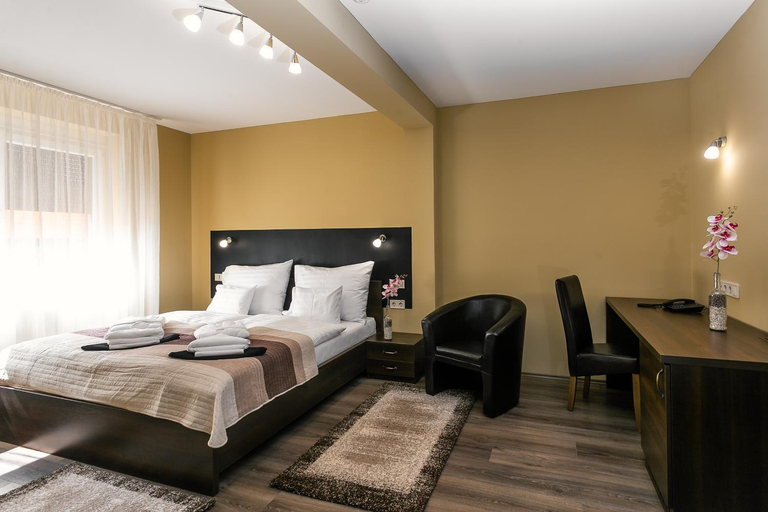 Bedroom 3, Barrico Thermal Hotel, Eger