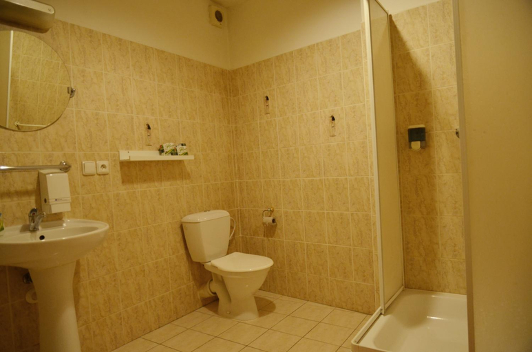 Bathroom 4, Hotel Ostas Police nad Metuji, Náchod