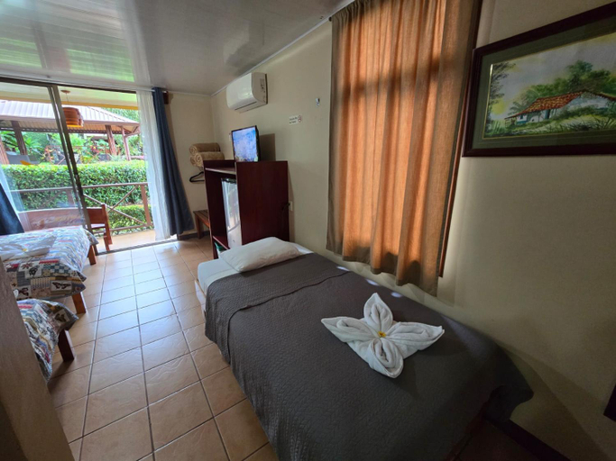 Bedroom 3, Hotel Iris Arenal, San Carlos