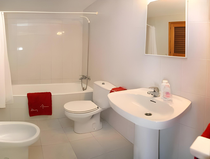 Bathroom 5, Hotel Apartamentos Marina Playa, Baleares