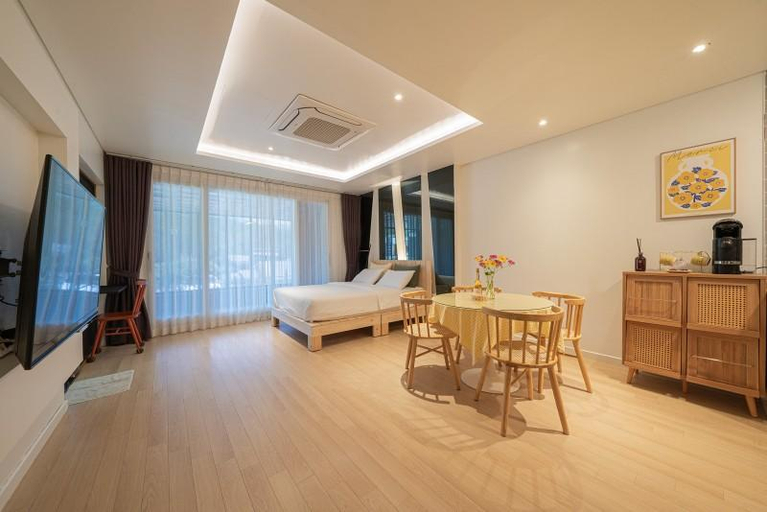 Bedroom 2, Gapyeong Mom Stay Private Pool Villa, Gapyeong