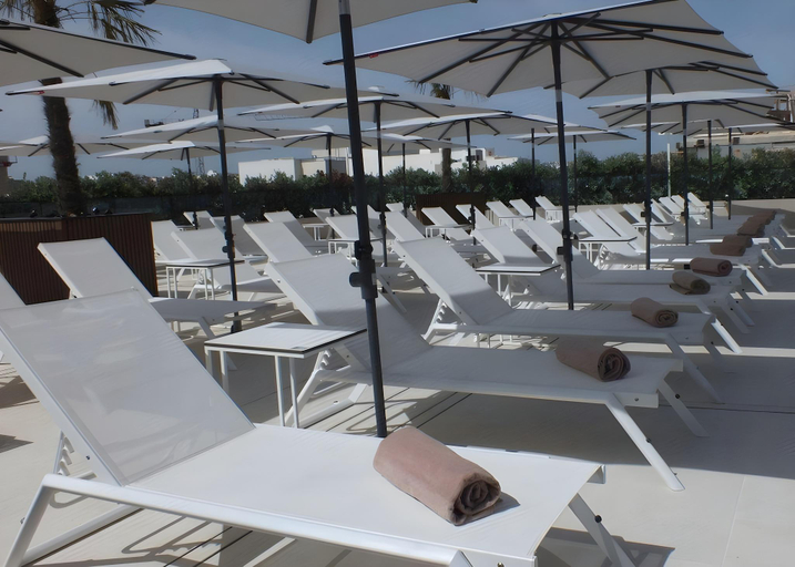 Food & Drinks 5, The Londoner Hotel St. Julians, St Julian's
