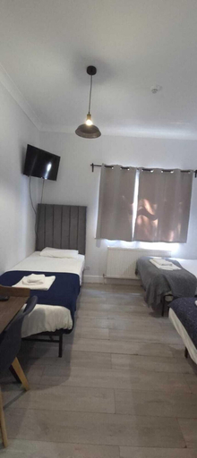 Bedroom 4, Golders Park Hotel, London