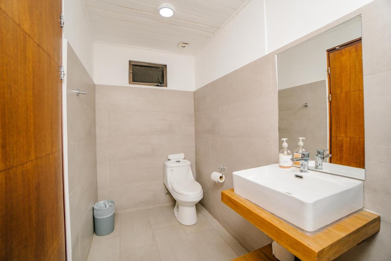 Bathroom 3, Hotel Ocotal Bed & Breakfast, Carrillo