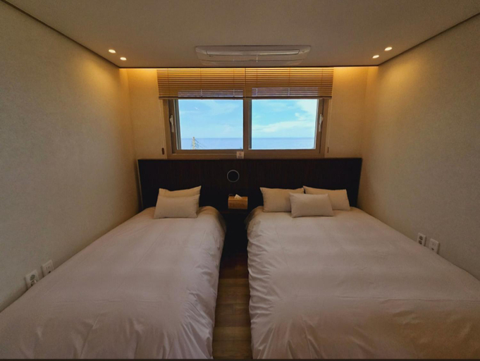 Bedroom 3, Jeju (Aewol) Cony Hotel, Jeju