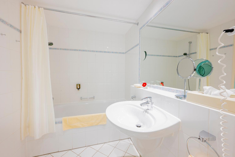 Bathroom 4, Hotel Am Schlosspark, Gotha