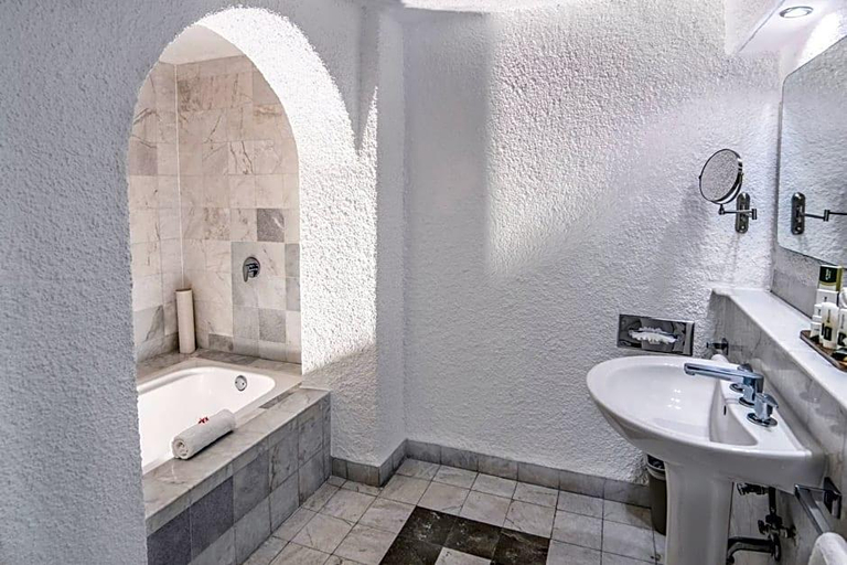 Bathroom 5, Tesoro Manzanillo All Inclusive, Manzanillo