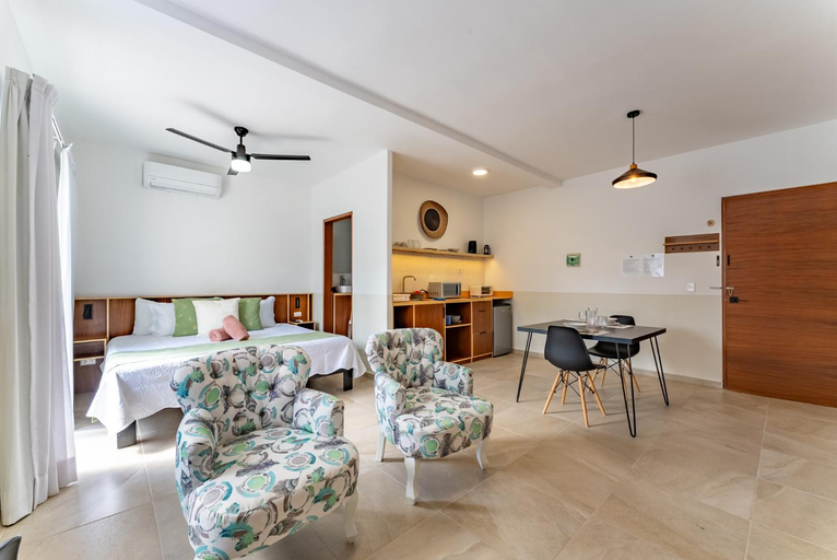 Others 4, Bed Away Studios, Isla Mujeres