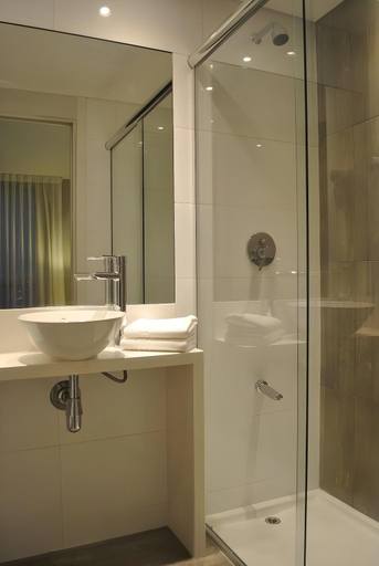 Bathroom 5, Smart Hotel Montevideo, Montevideo