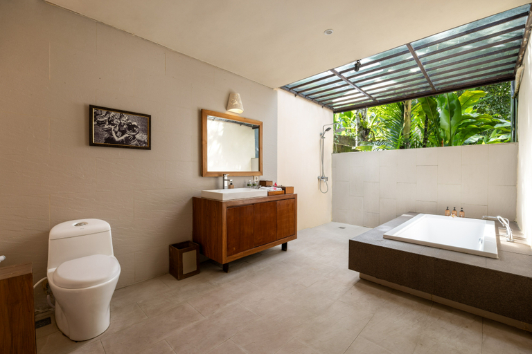 bathroom 4