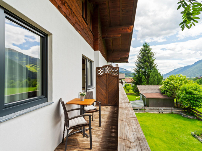 Others 5, Chalet Bramberg near Ski Slopes, Zell am See