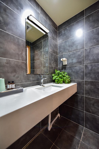 Bathroom 4, First Sight Hotel - Next to Yingtianmen Imperial City, Luoyang