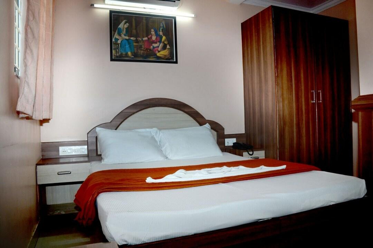 Bedroom 2, Sri Shambhavi Comforts Apartment, Bangalore