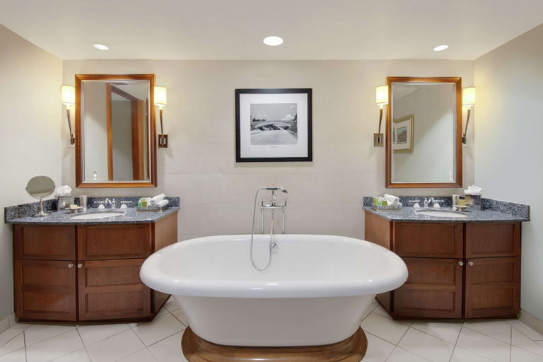 Bathroom 4, DoubleTree by Hilton Stamford, Fairfield