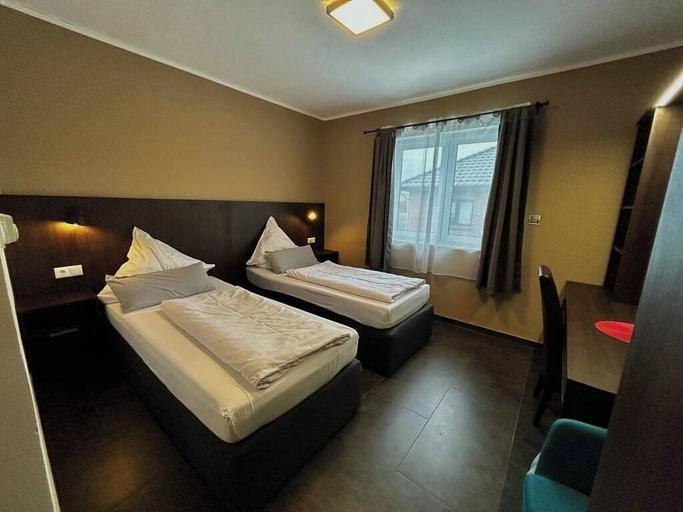 Bedroom 2, Hotel Ayhan, Region Hannover