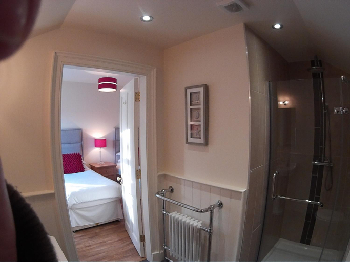 Bathroom 3, The Gate Lodge, Fermanagh and Omagh