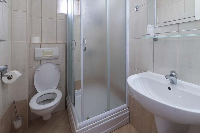 Bathroom 3, Hotel Perla Dubrovnik, Dubrovnik