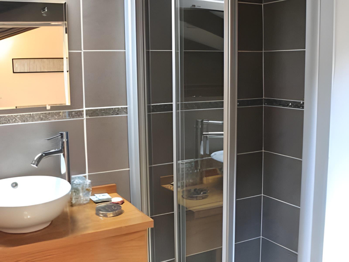 Bathroom 4, A Spelunca, Haute-Corse
