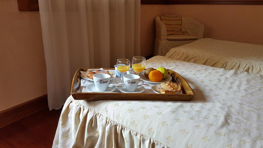 Others 5, Hotel Minerva, Pordenone