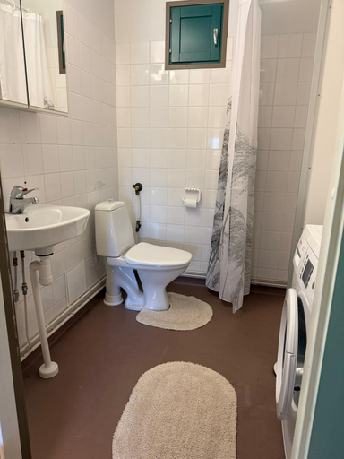 Bathroom 3, Karhunkierros Cabins & Huts, Lapland