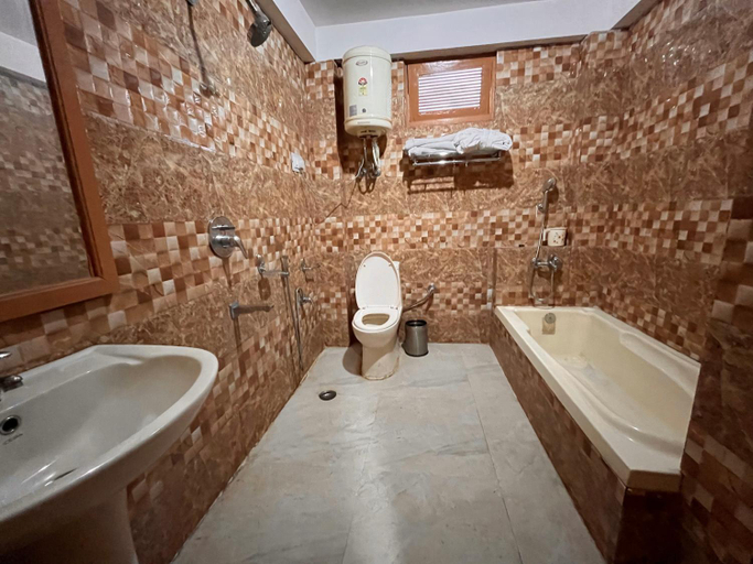 Bathroom 3, Kartik mountain View Cottage - A Hidden Gem - Best Selling Property in Manali, Kullu