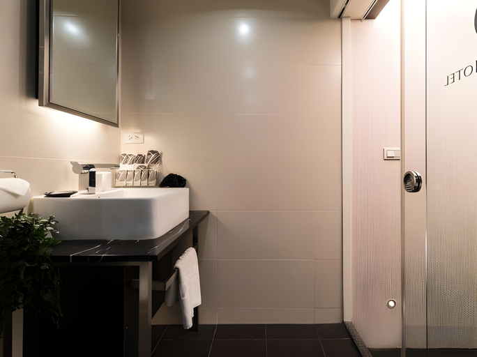 Bathroom 5, Nagahiro Hotel-ZhongXiao, Taipei City