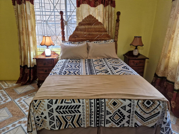 Bedroom 2, Bev's Rosevilla