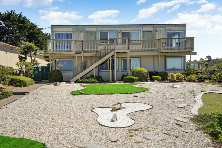 Exterior & Views 2, Cozy 2-Bedroom Retreat in Pacifica, San Mateo