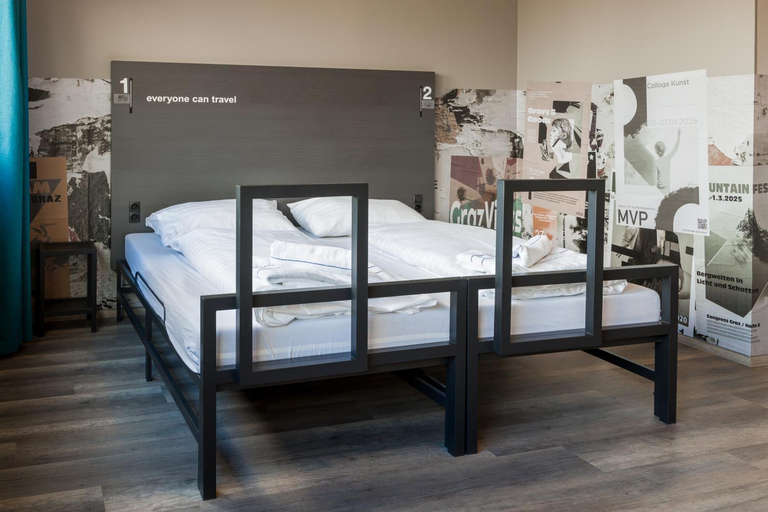 Bedroom 2, a&o Graz Hauptbahnhof, Graz