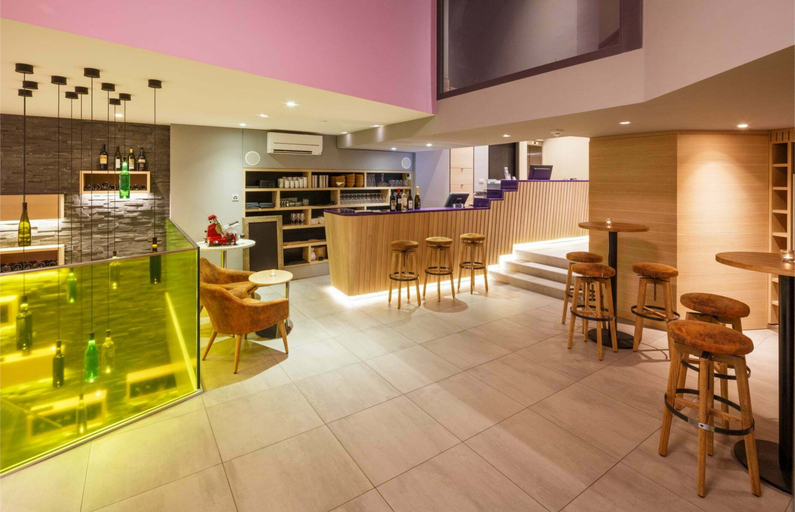 Food & Drinks 2, Swiss Wine by Fassbind, Lausanne