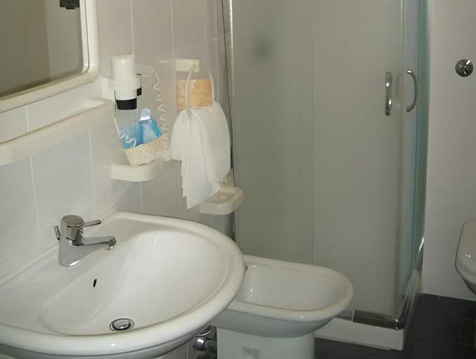 Bathroom, Melissa, Crotone