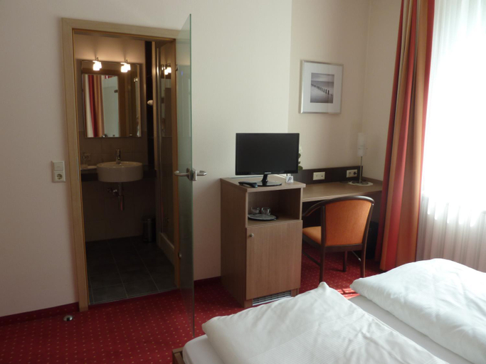 Bedroom 3, Hotel Gasthof Konig Karl, Freudenstadt