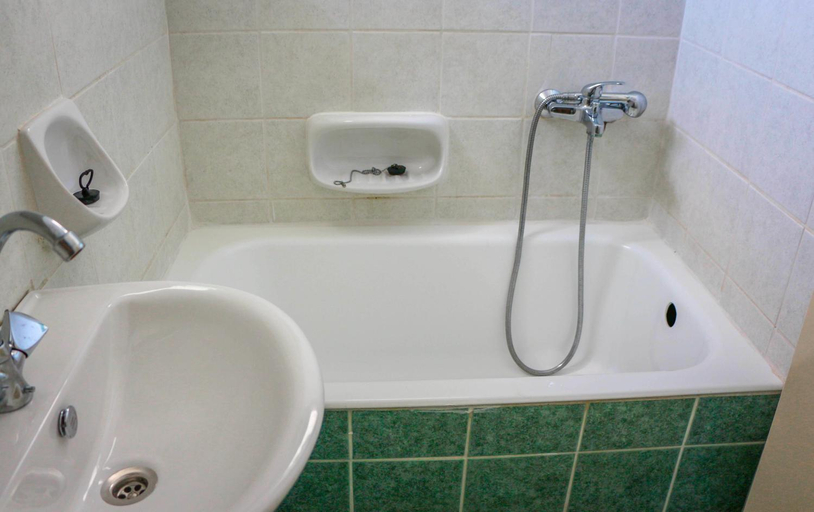 Bathroom 4, Mirtos Hotel, Crete