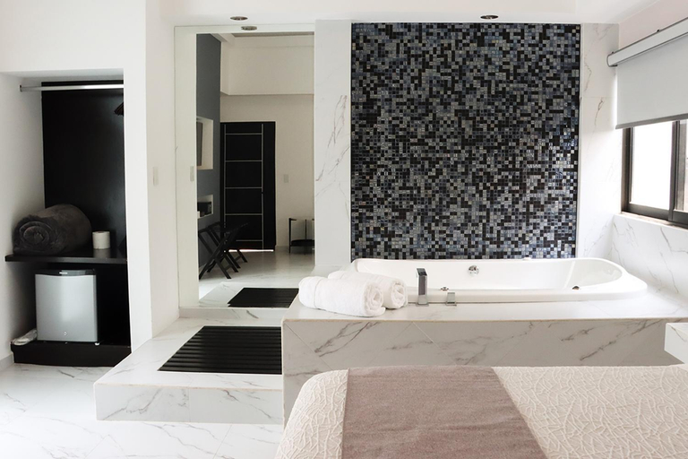 Bathroom 5, Casa Tabachin, Huitzilac