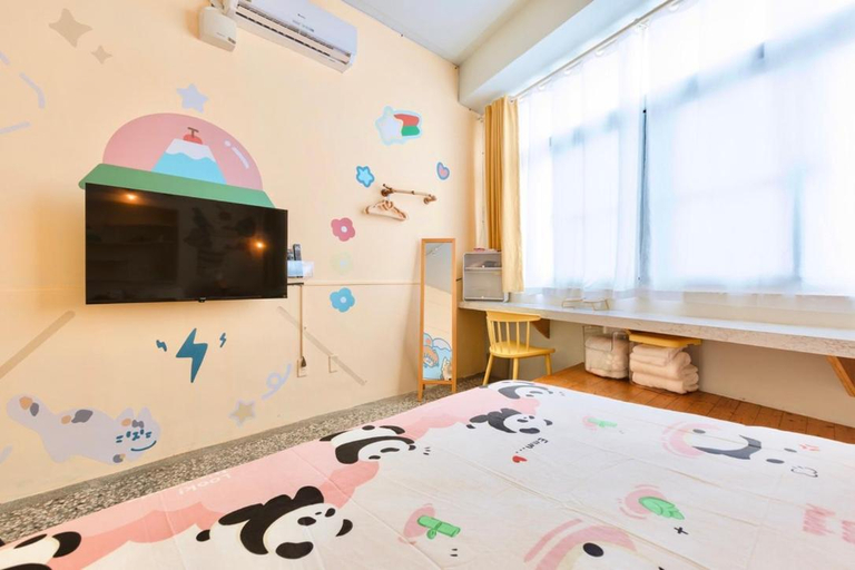 Bedroom 2, stars walk slowly, Tainan