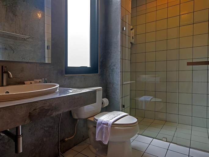Bathroom 4, Little PP Hometel, Muang Surat Thani