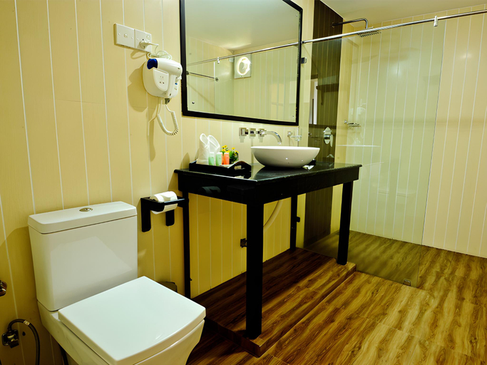 Bathroom 5, Melheim Kandy Villas, K.F.G. & G. Korale