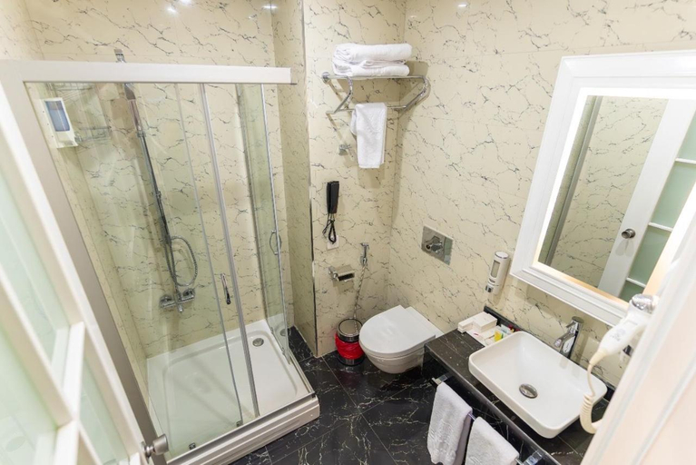 Bathroom 4, The Best Time Hotel, Arbil
