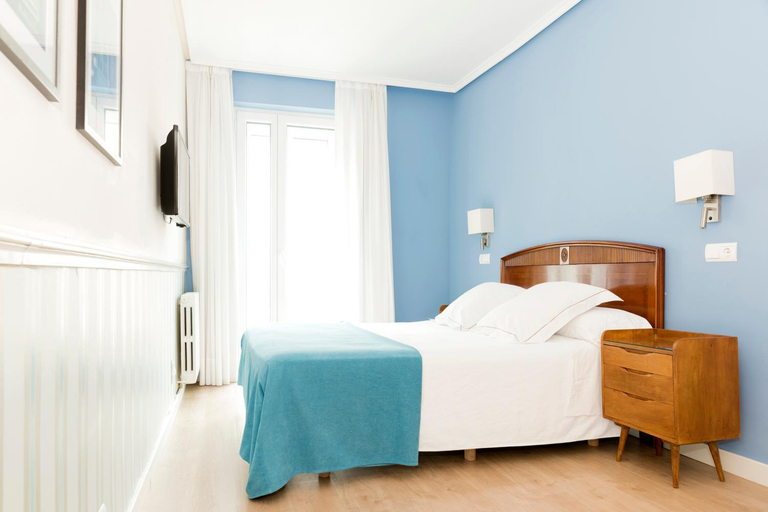Bedroom 3, Sauce, Zaragoza